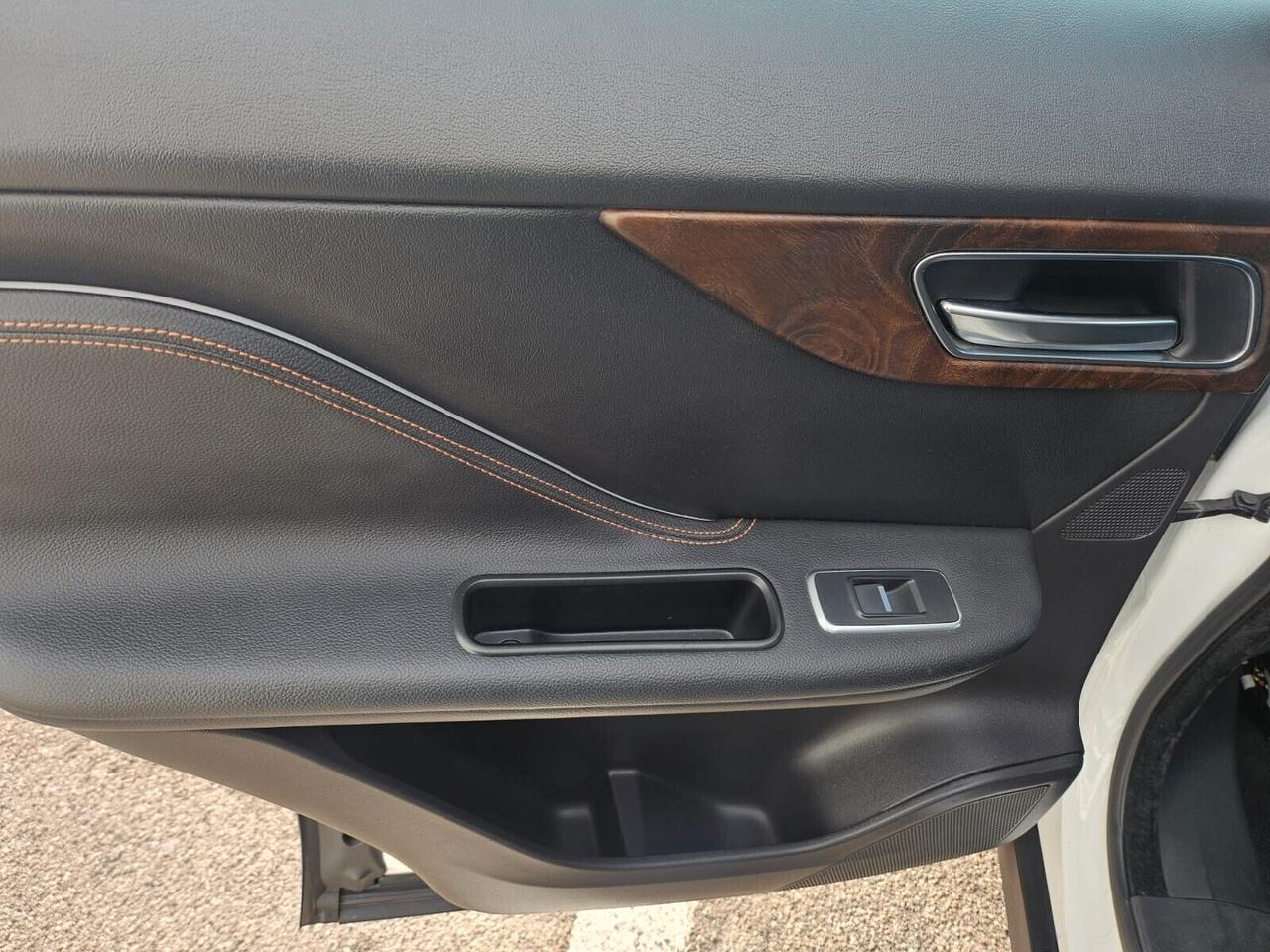 Jaguar F-Pace 2.0 D 180 CV AWD Prestige