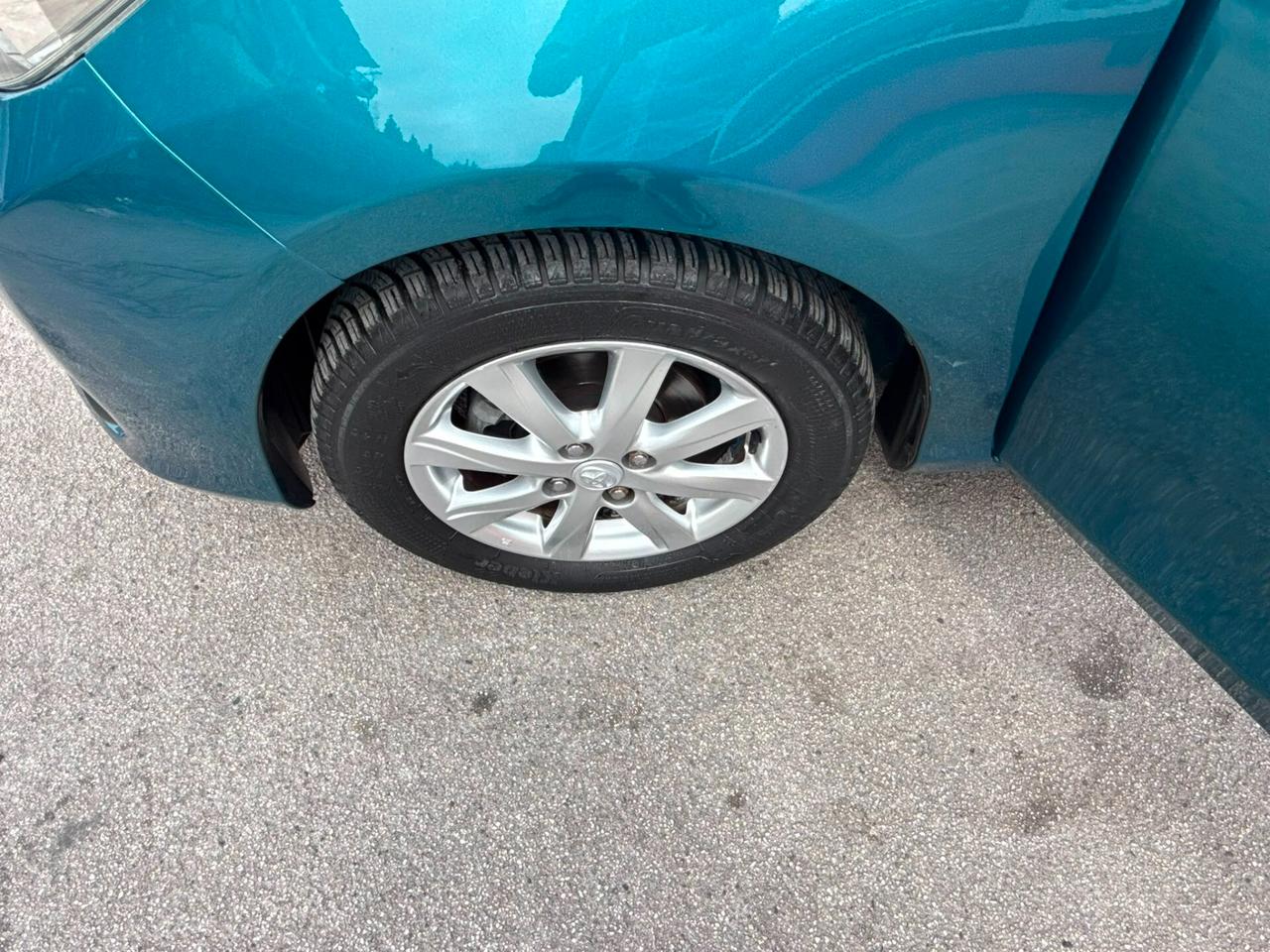 Toyota Yaris 1.0 69cv Lounge - 2012