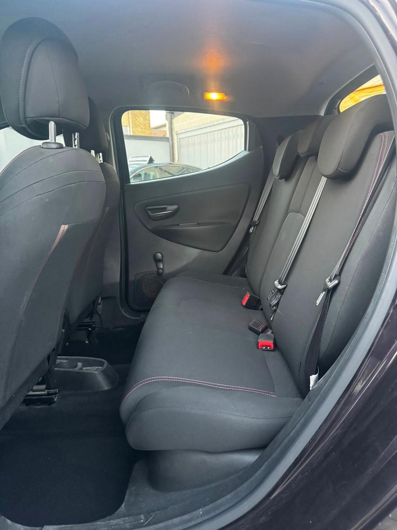 Lancia Ypsilon 1.2 69 CV 5 porte S&S Platinum