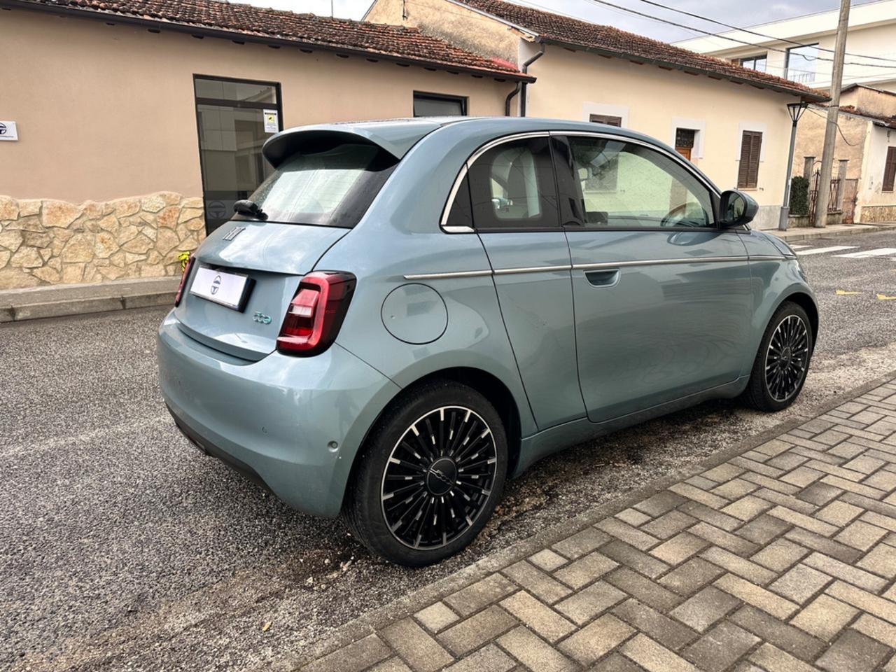 Fiat 500 500e 3+1 42 kWh La Prima