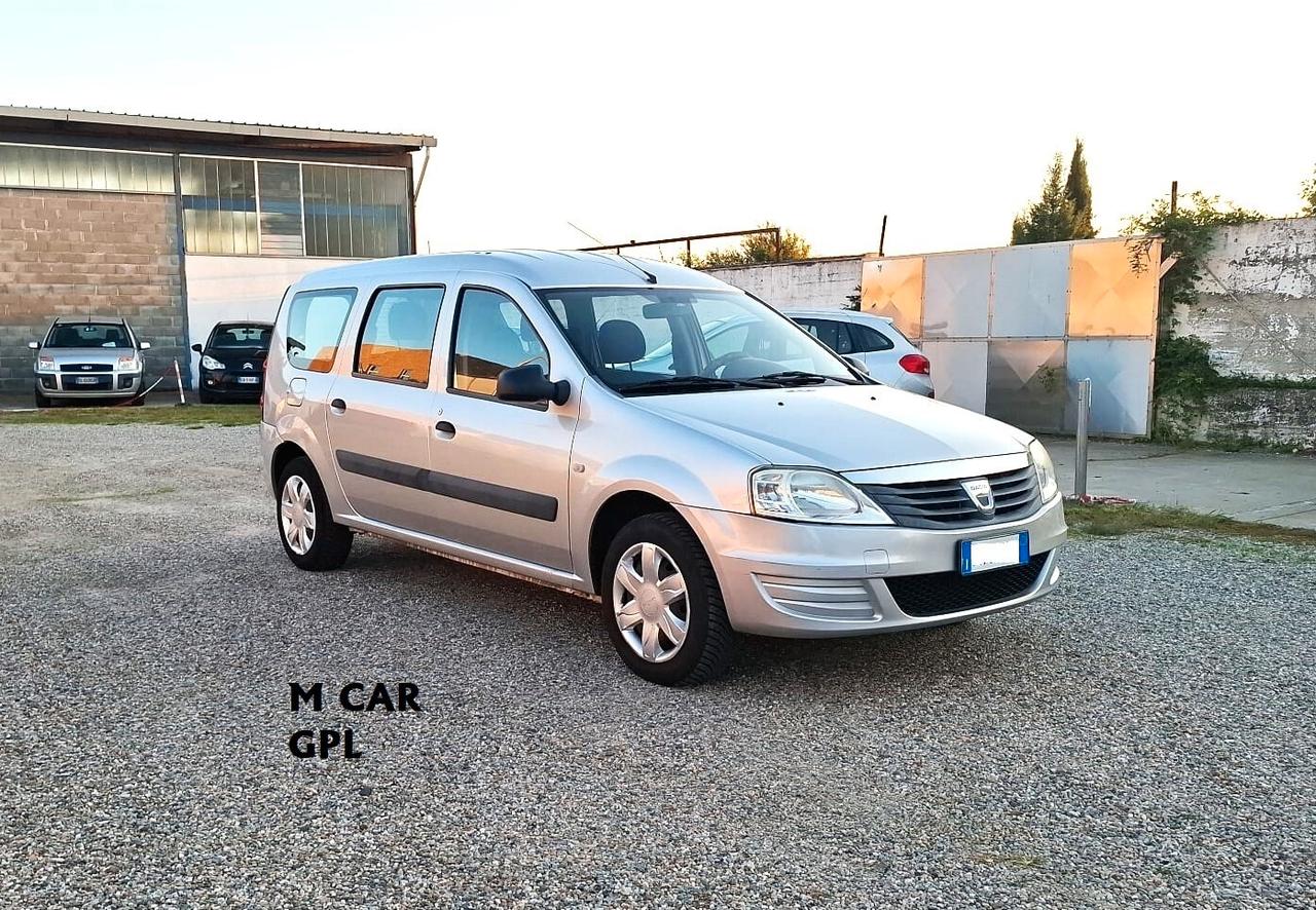 Dacia Logan MCV 1.6 85CV GPL 5 posti Embleme