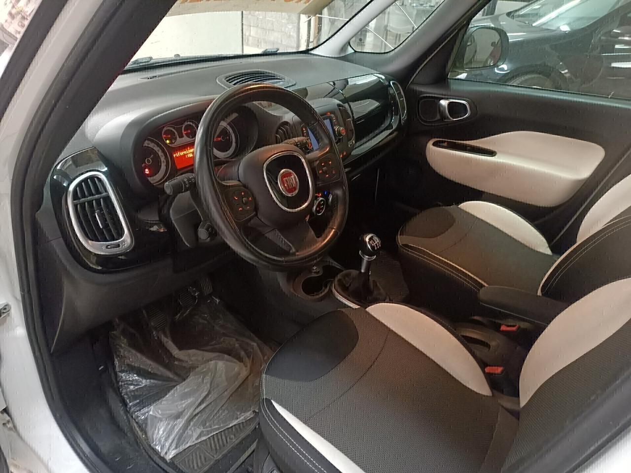 Fiat 500L 1.6 MJT 120CV Trekking navigatore grande trazione disinseribilePARI AL NUOVO 2016
