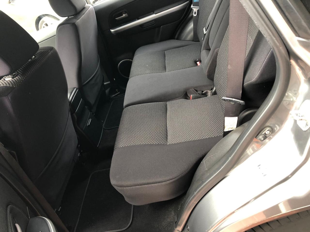 Suzuki Grand Vitara 1.9 DDiS 5 porte gancio traino, neopatentati