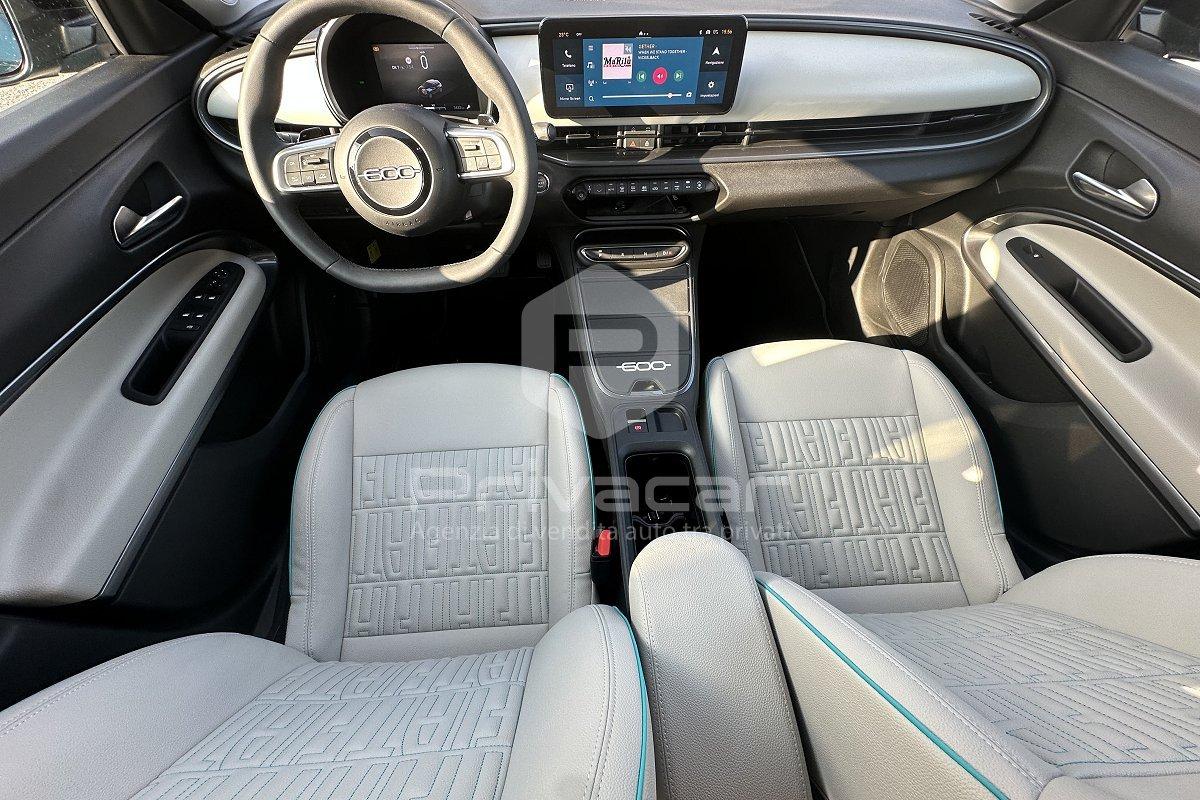 FIAT 600 Hybrid 100 CV DCT MHEV La Prima