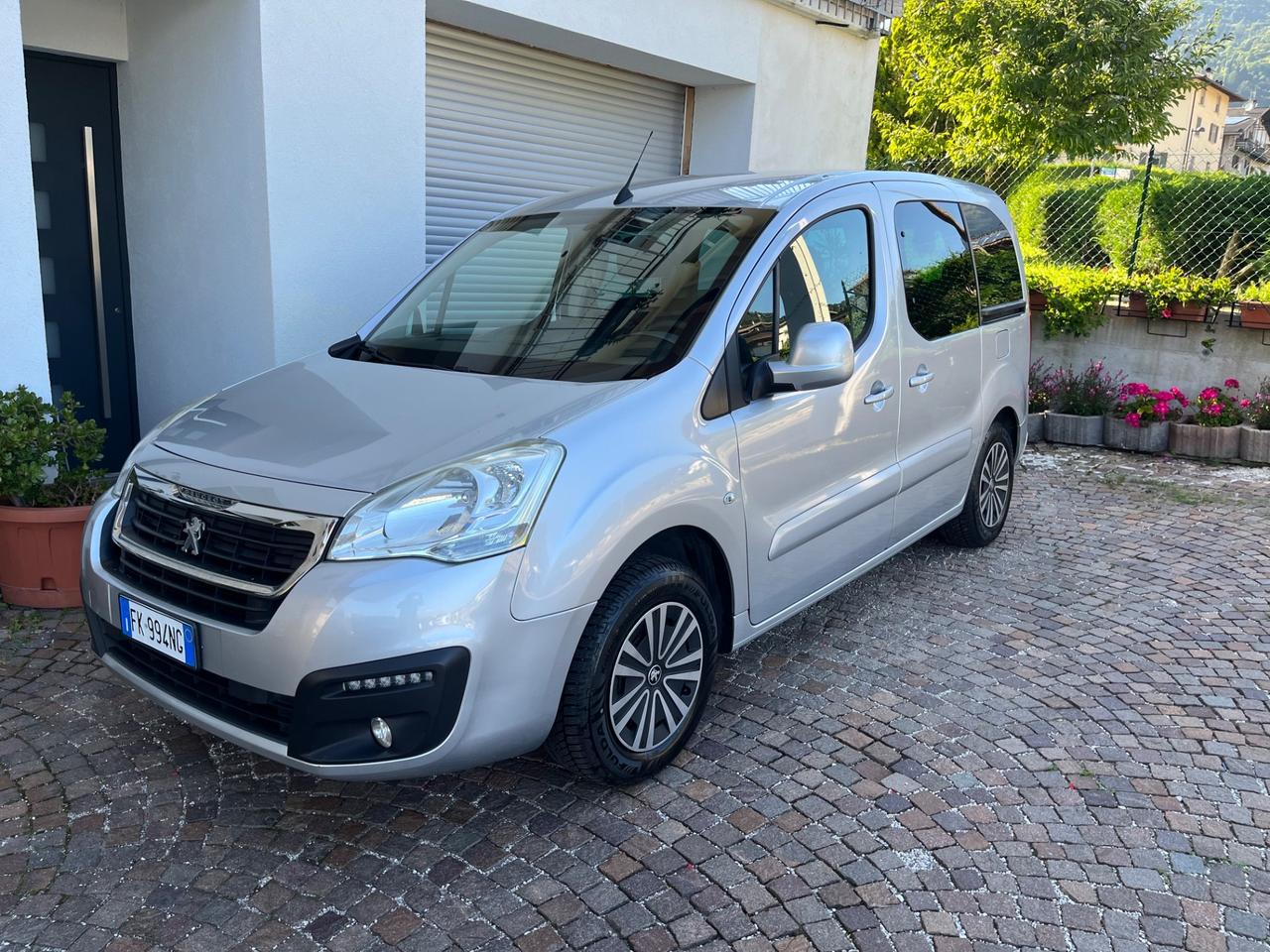 Peugeot Partner Tepee BlueHDi 100 Active