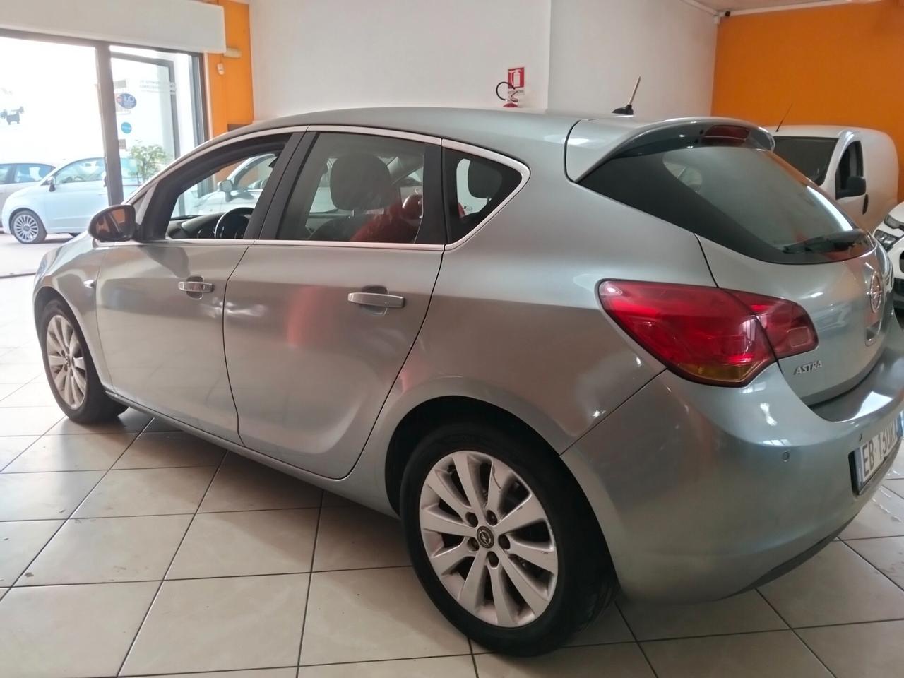 Opel Astra 1.7 CDTI 110CV 5 porte Cosmo