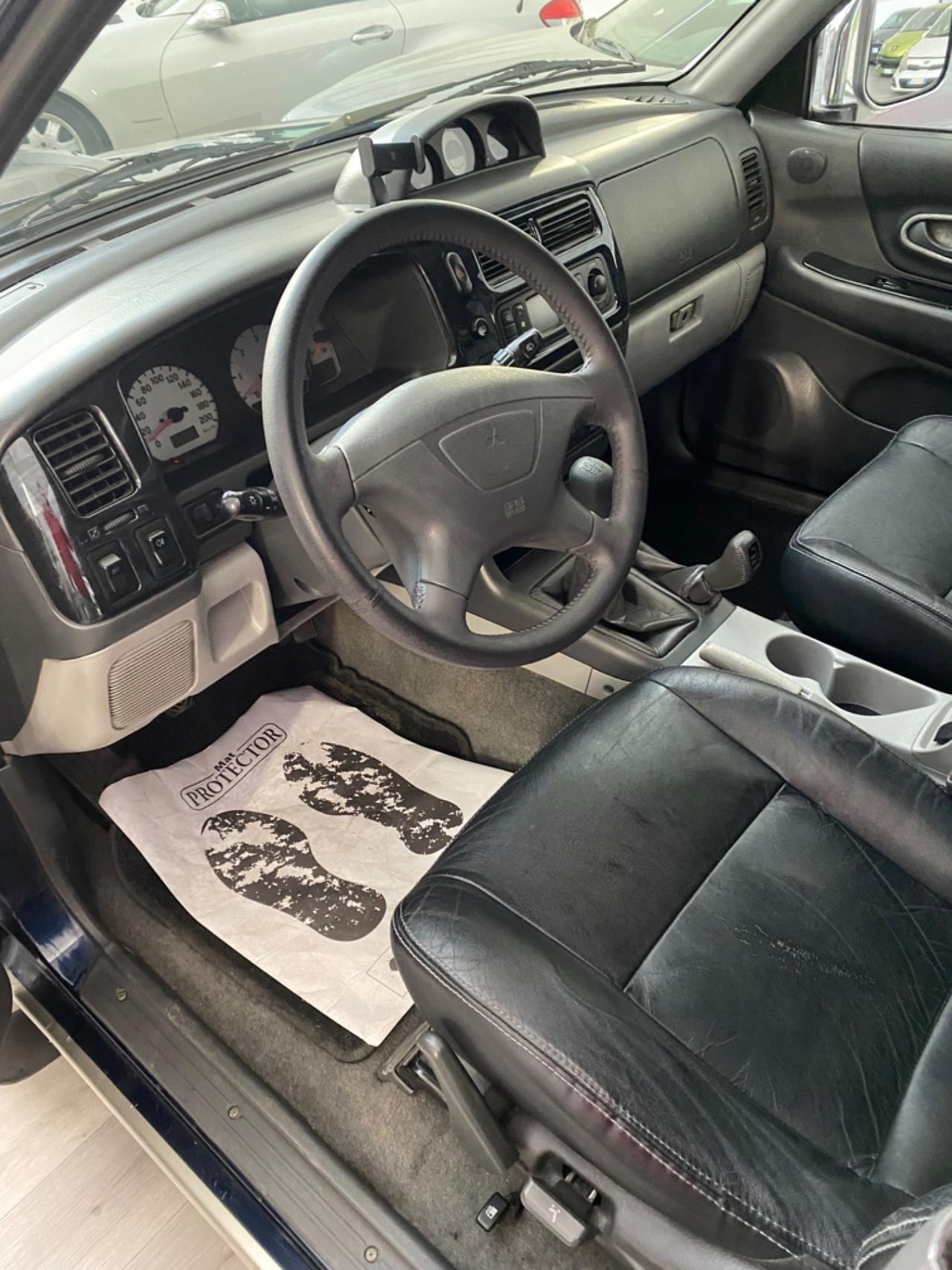 Mitsubishi Pajero Sport 2.5 TDI Instyle