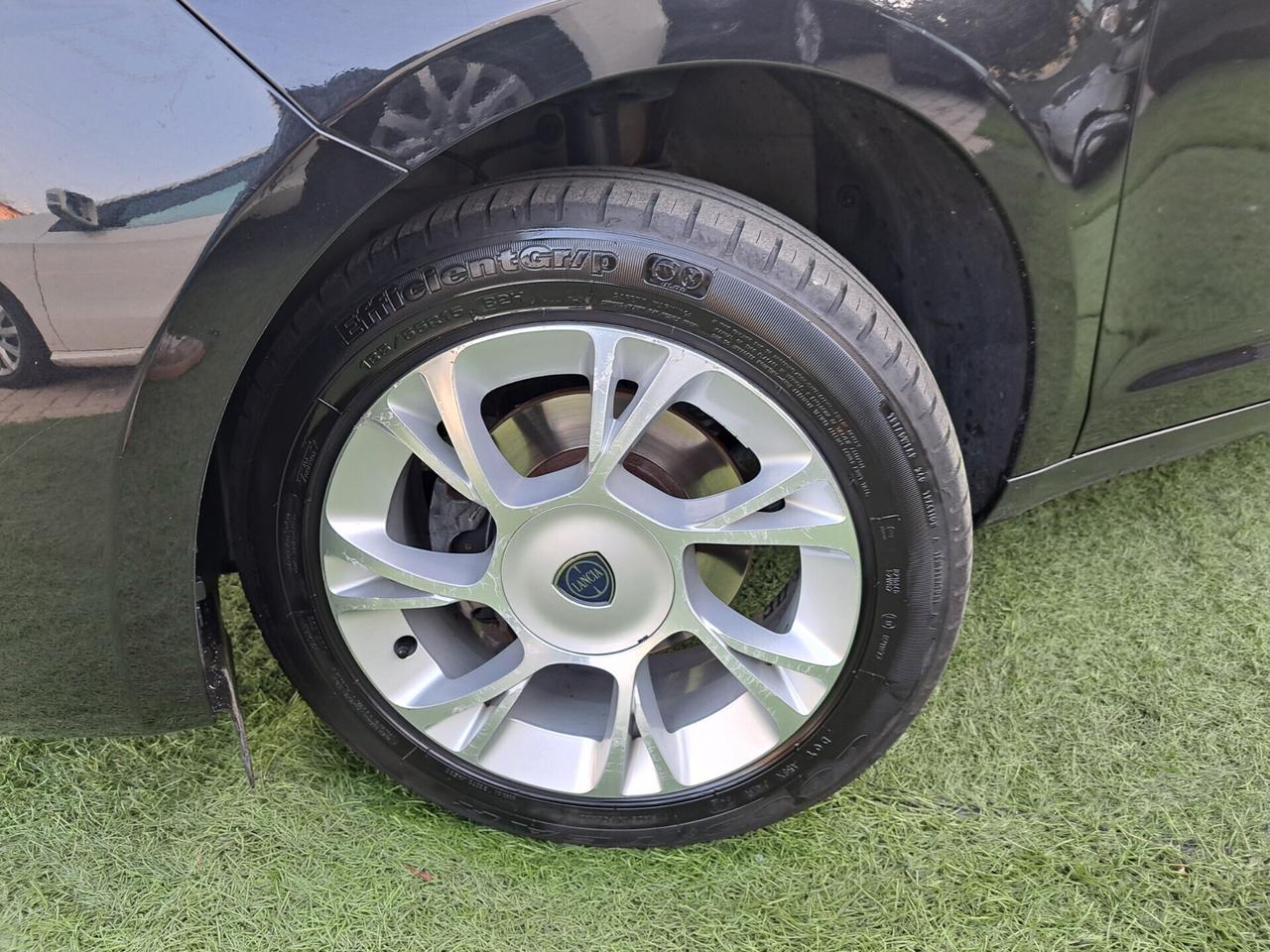 Lancia Ypsilon 1.2 BENZ 69 CV 5 porte Platinum /OK NEOPATENTATI /EURO6