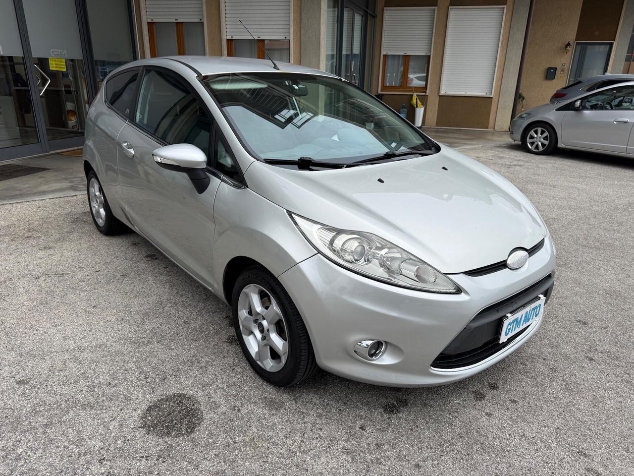Ford Fiesta 1.4 TDCi 70CV 3 porte - Neopatentati