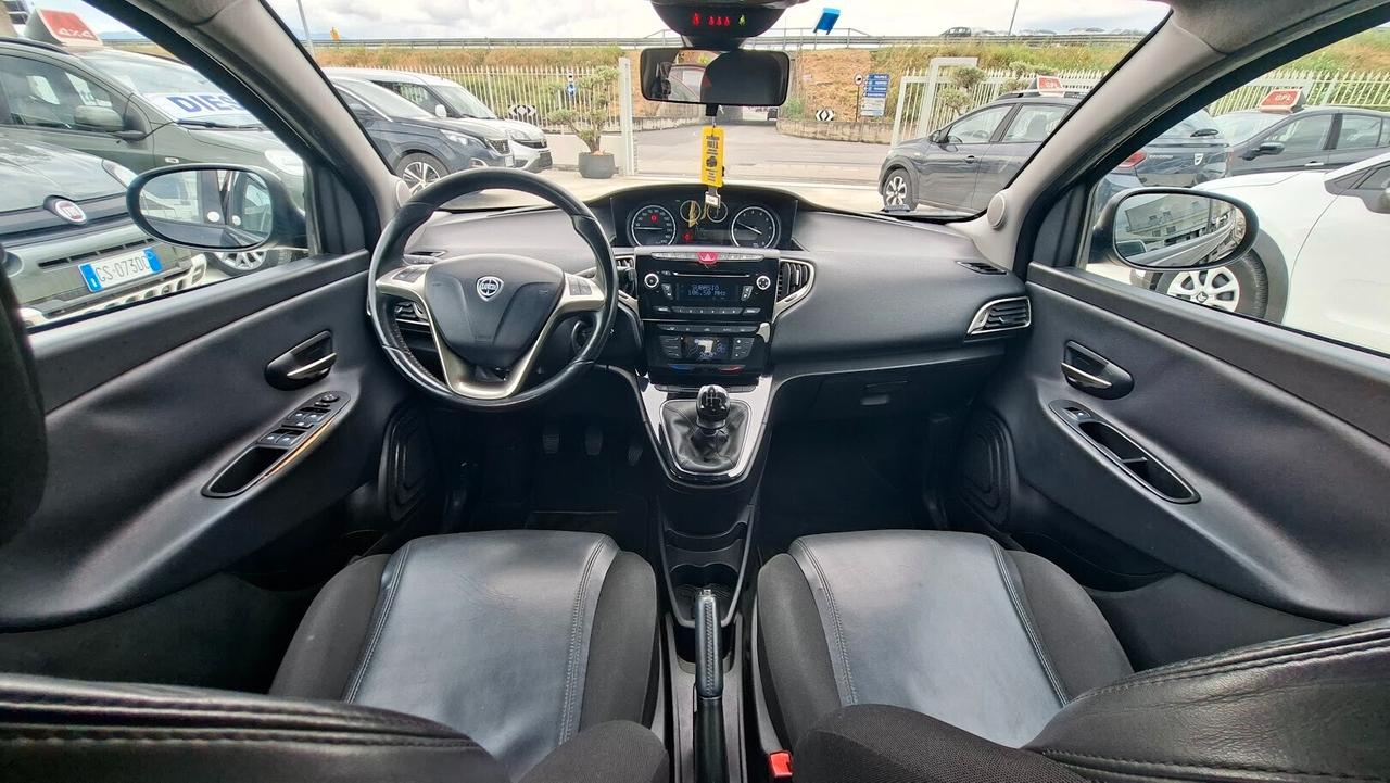Lancia Ypsilon 1.2 69 CV GPL di serie Ecochic Gold