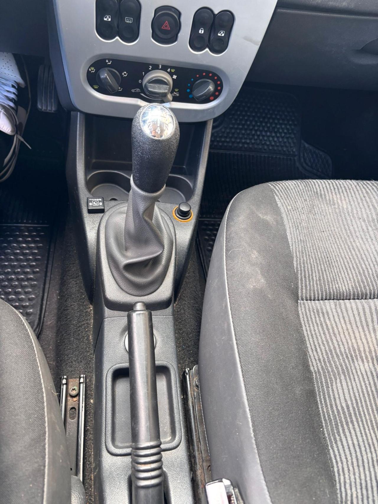 Dacia Sandero 1.4 8V GPL LAUREATE