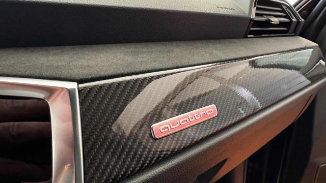 AUDI RS Q3 SPB quattro S tronic
