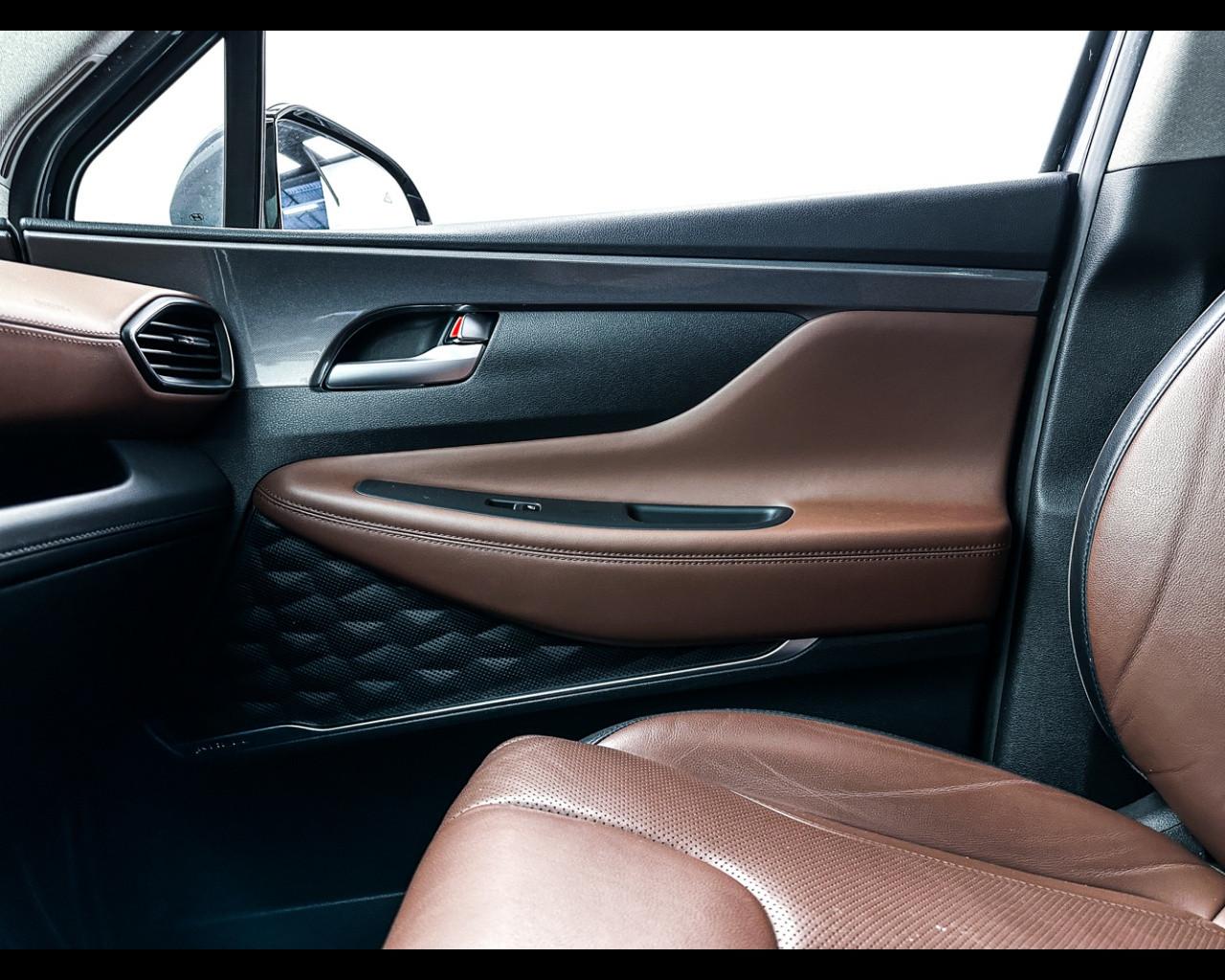 HYUNDAI Santa Fe 4ªs 18-24 - Santa Fe 1.6 T-GDI HEV 4WD AT 7 posti 2