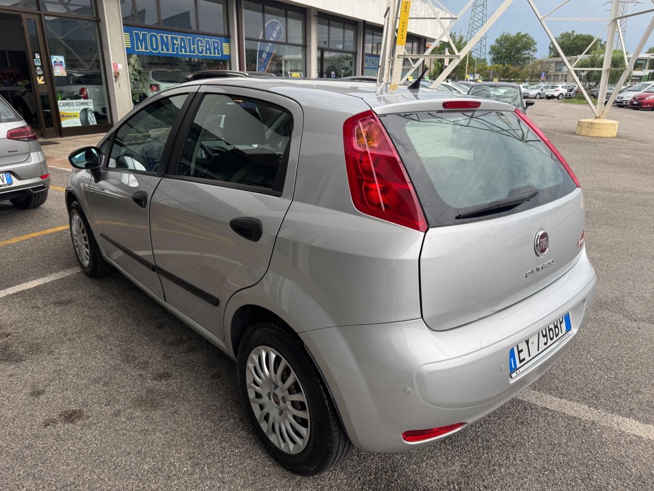 Fiat Punto 1.3 MJT 75 CV 5 porte Street