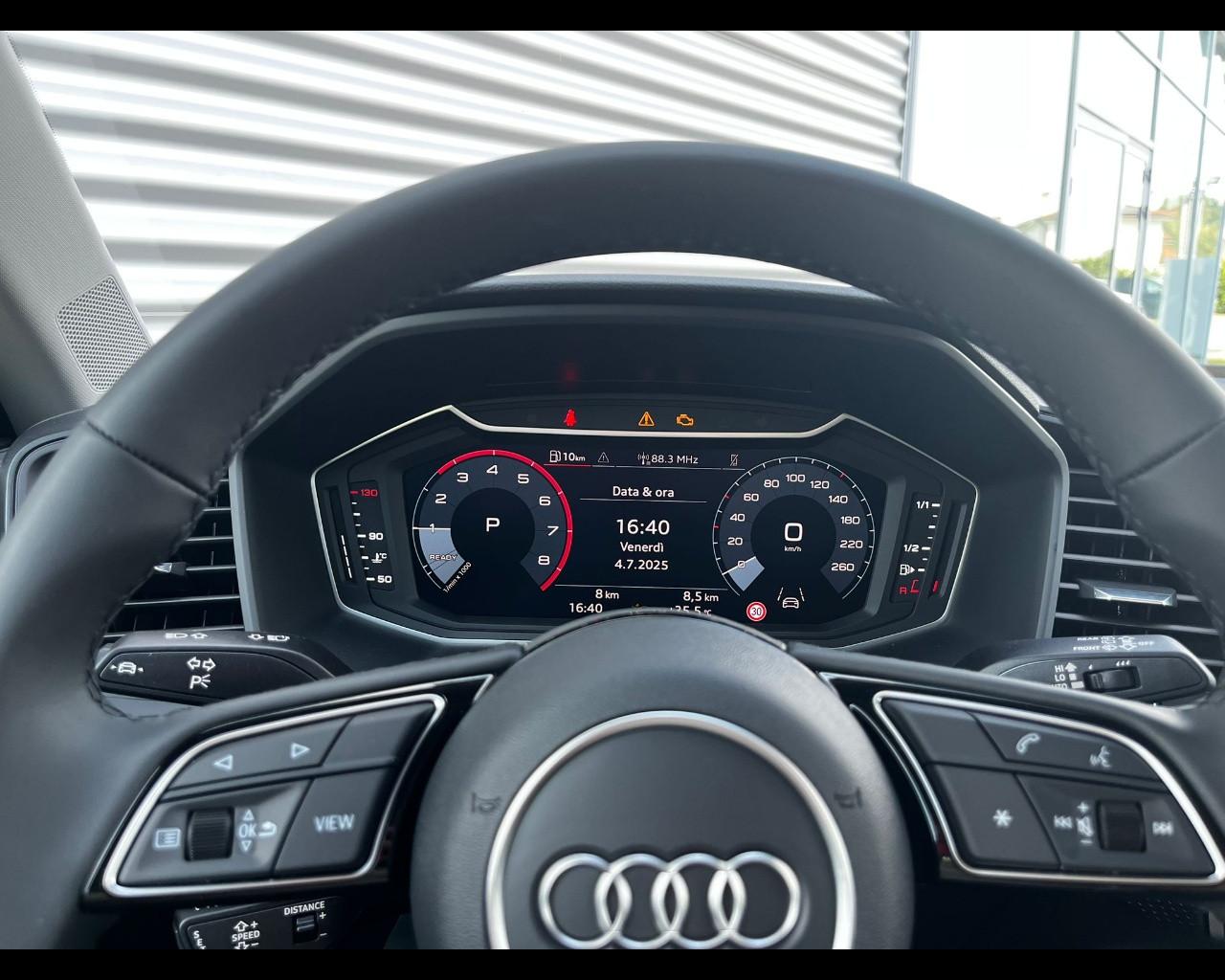AUDI A1 ALLSTREET 30 TFSI S-TRONIC IDENTITY CONTRAST