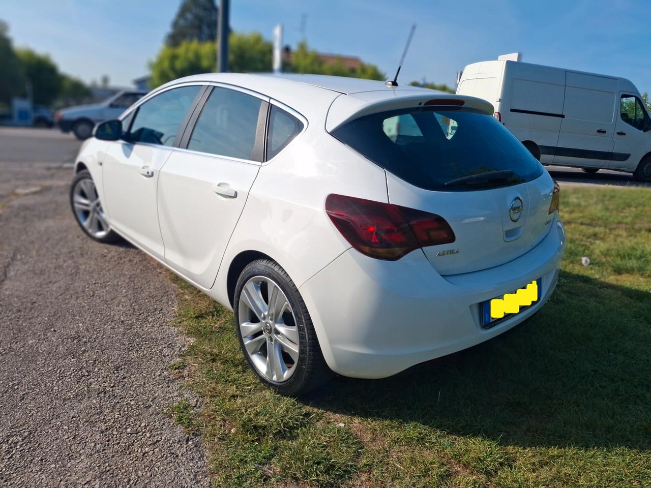 Opel Astra 1.7 CDTI 110CV 5 porte Cosmo, BERLINA
