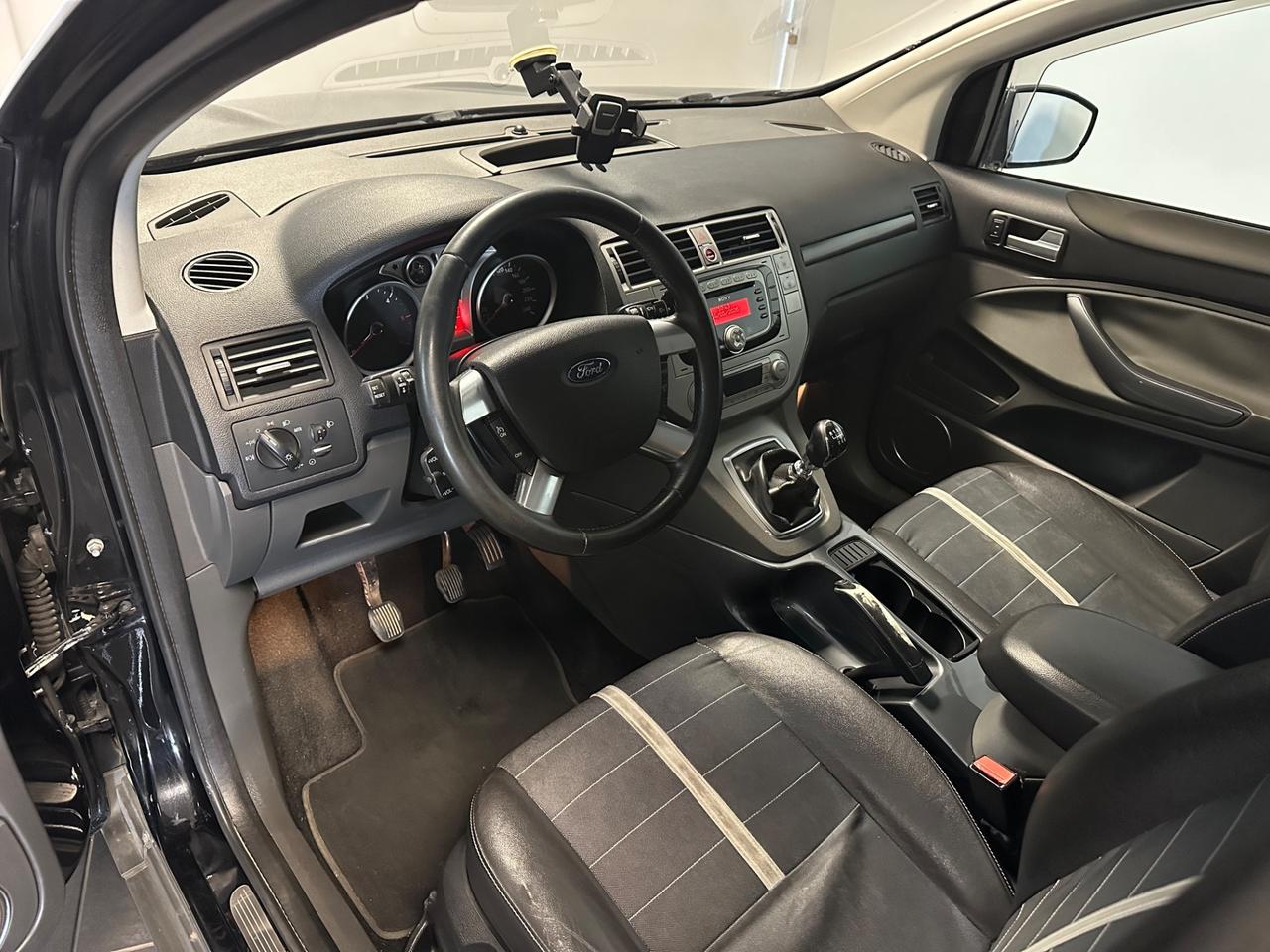 FORD KUGA 2.0 TDCi 136 CV 2WD TITANIUM TETTO PANORAMICO