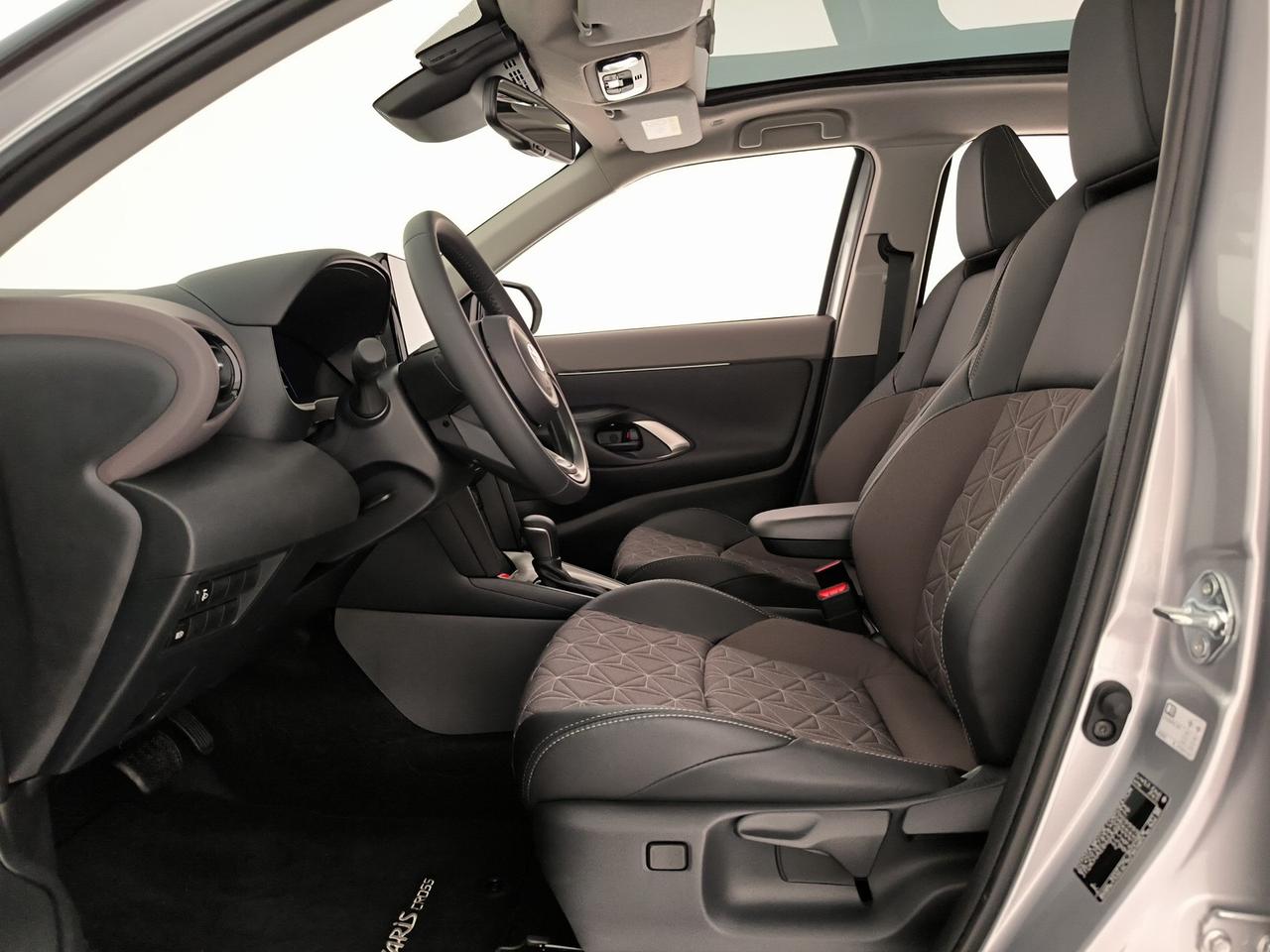 Toyota yaris cross 1.5h lounge awd-i 130cv e-cvt