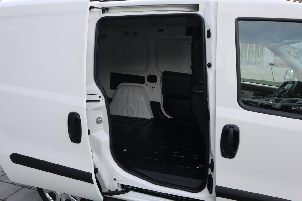 1.6 JTDM 100 CV 3 POSTI CAMERA NAVI SOLO 22.000KM! 14.850 + IVA