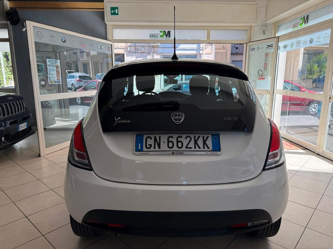 Lancia Ypsilon 1.0 FireFly 5 porte S&S Hybrid Alberta Ferretti