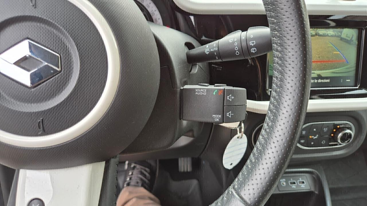 Renault Twingo Electric Intens-2021-KM18500-Full-Promo