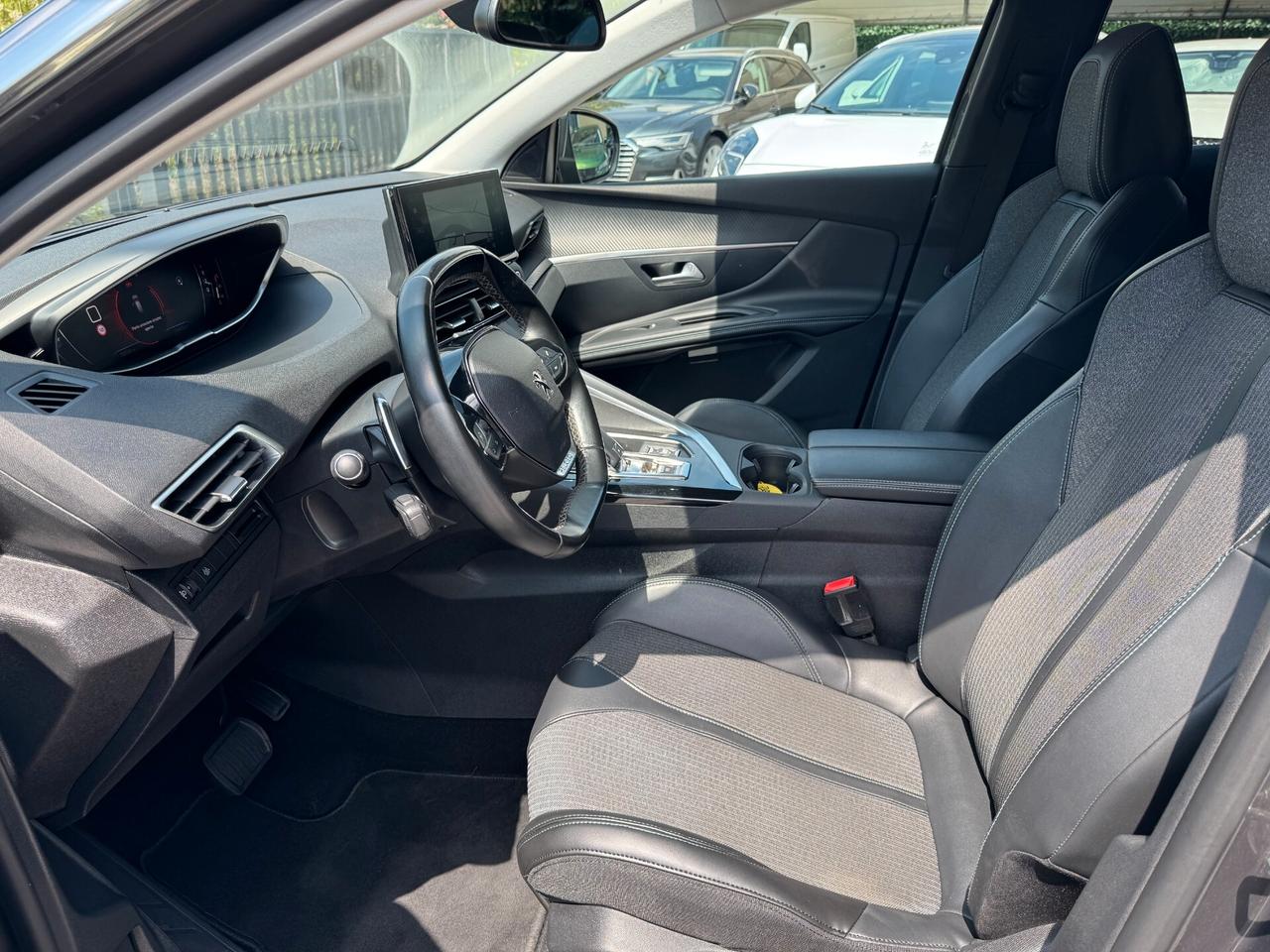 Peugeot 3008 BlueHDi 130 S&S EAT8 Allure