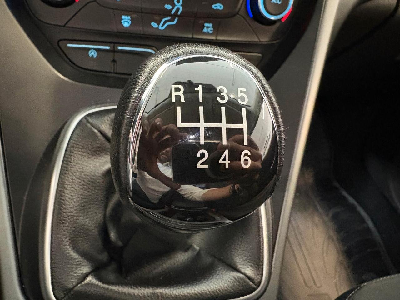 Ford Kuga TITANIUM BUSINESS 1.5 TDCI 120 CV 2WD