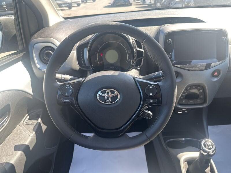 Toyota Aygo Connect 1.0 VVT-i 72 CV 5 porte x-play