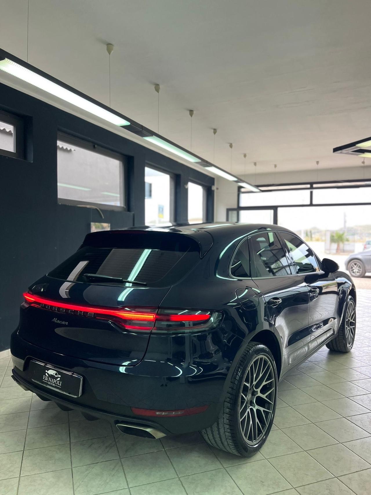 Porsche Macan 2.0 iva premute stupenda fari Matrix