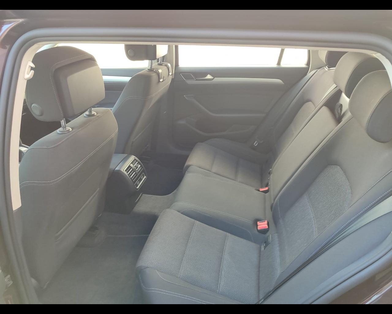 VOLKSWAGEN Passat Business Variant 1.6 TDI Trendline BlueMotion Tech.