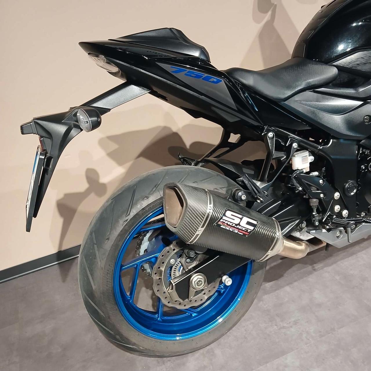 Suzuki GSX S 750