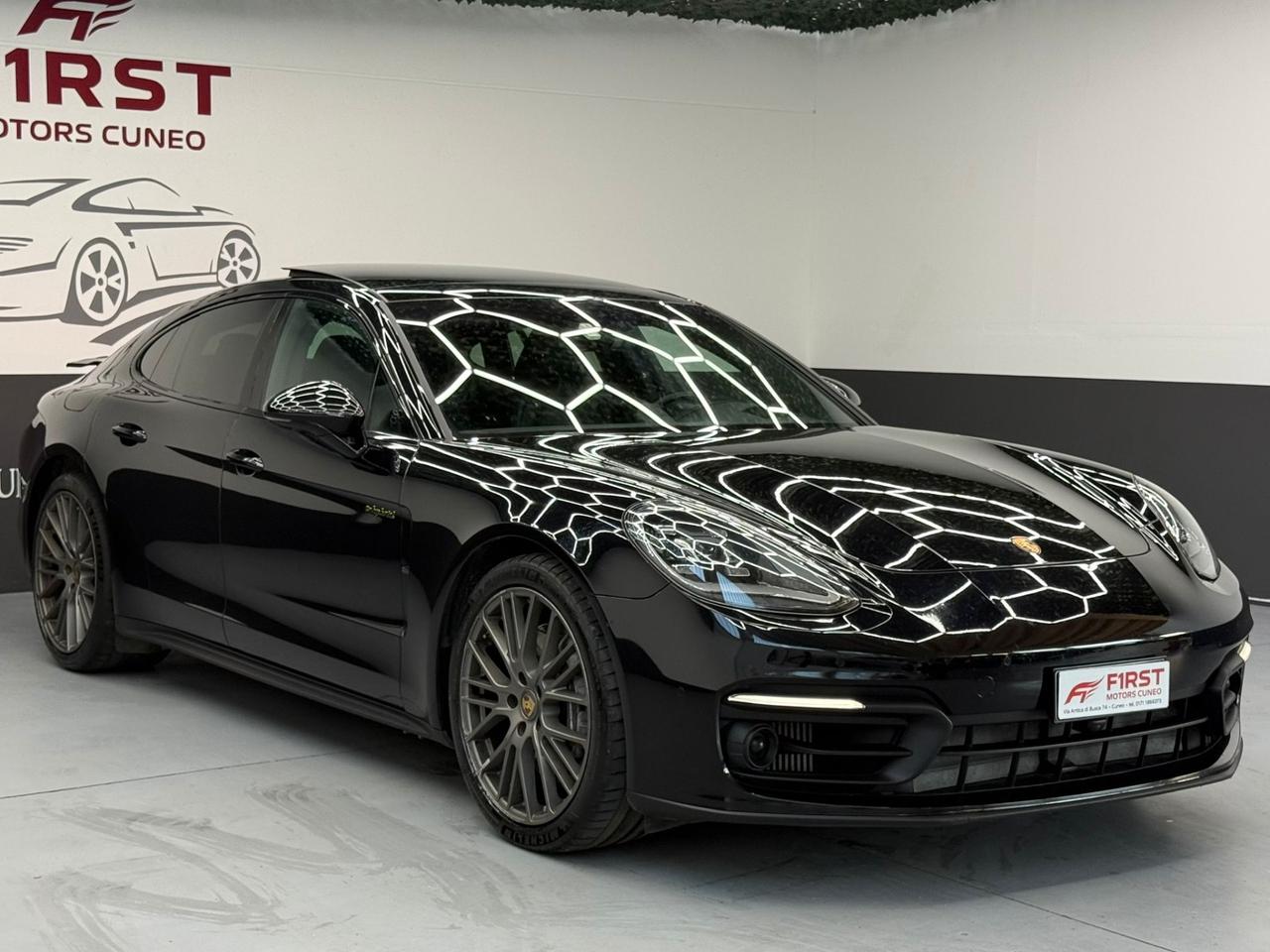 Porsche Panamera 4 PLATINUM EDITION