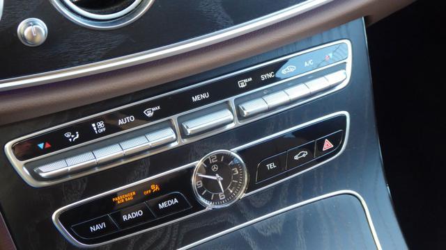 MERCEDES-BENZ E 220 d S.W. 4Matic Auto Premium AMG