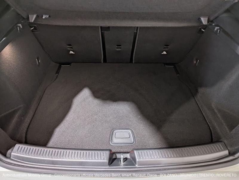Mercedes-Benz Classe A 180 D PREMIUM AMG LINE AUTOMATIC ''NEOPATENTATI''