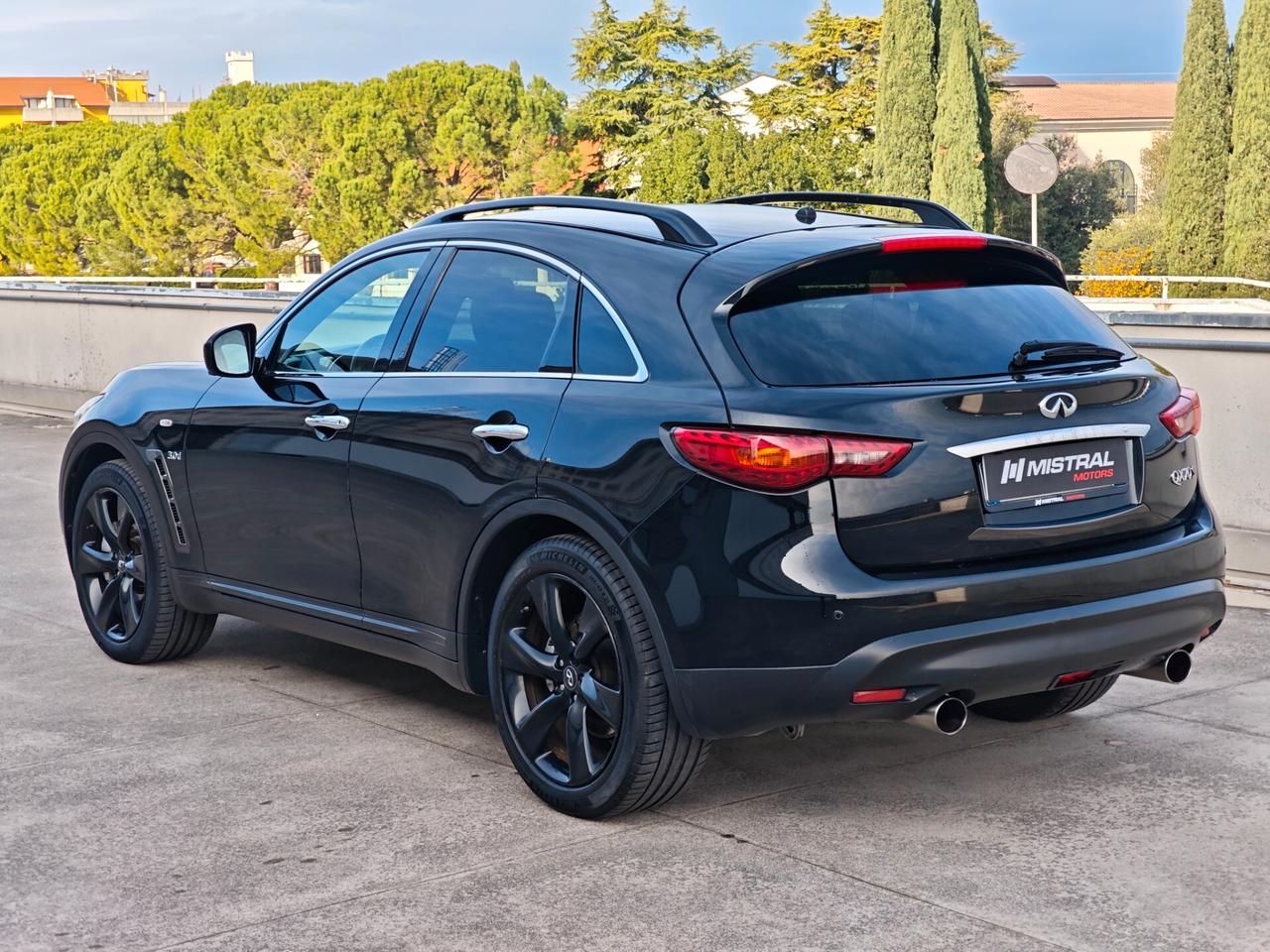 Infiniti QX70 3.0 diesel V6 AT S