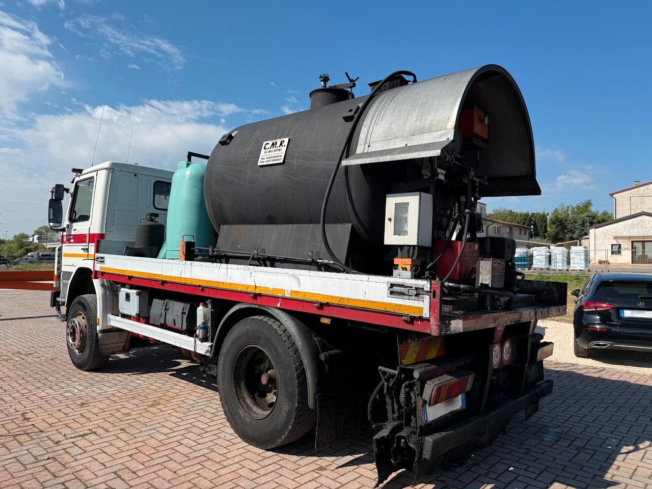 Scania P93.220 Cisterna bitume con asfaltatrice