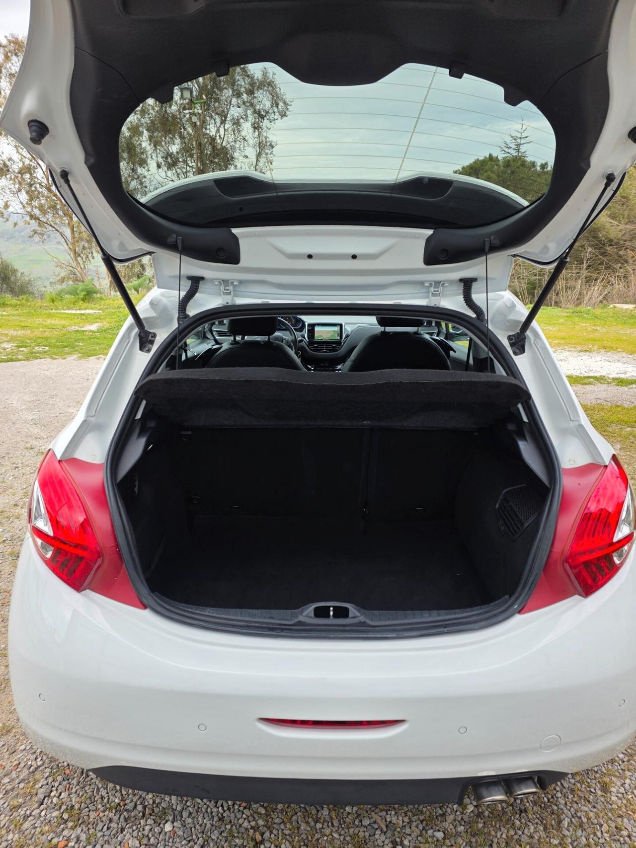 Peugeot 208 1.6 THP 156 CV 3 porte pre GTi