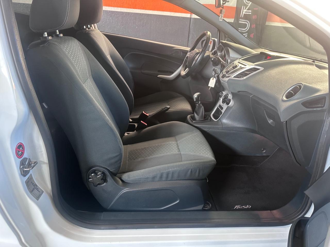 Ford Fiesta 1.4 TDCi 70CV 3 porte Titanium