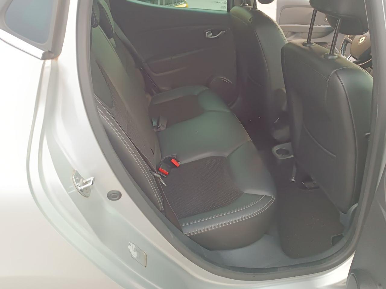 RENAULT Clio TCe 12V 90 CV 5 porte Moschino Intens