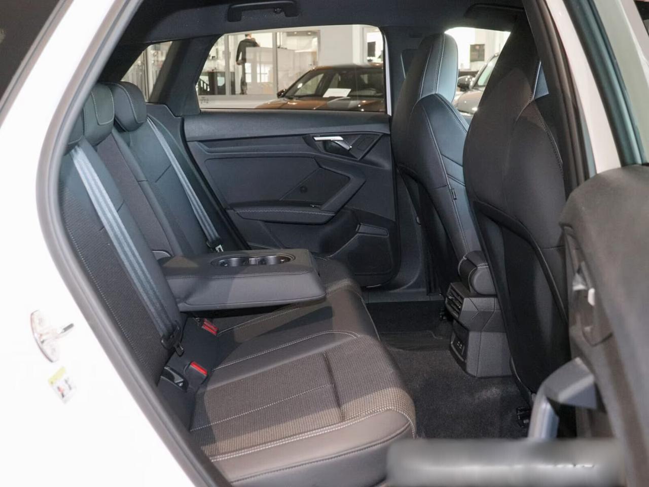 Audi A3 SPB 30 TFSI S line edition