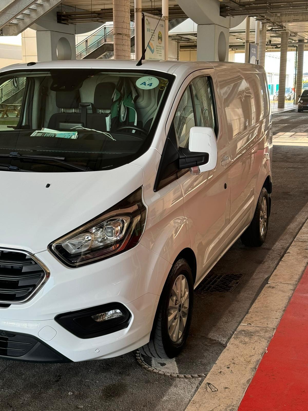 Ford Transi Custom 2.0 TDCi 170 cv , cambio automatico Furgone