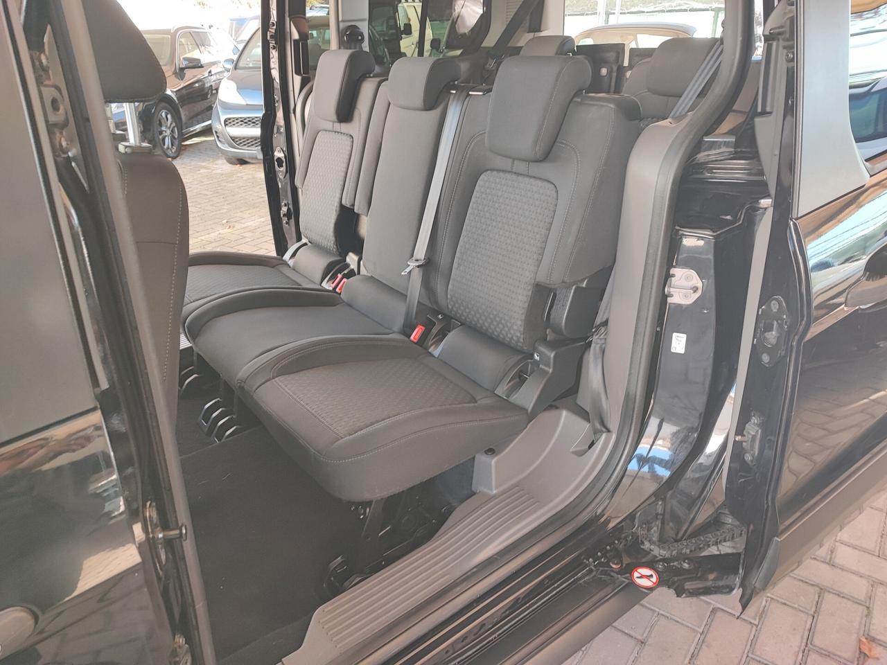 Ford Grand Tourneo Gancio Traino 7 Posti Euro 6