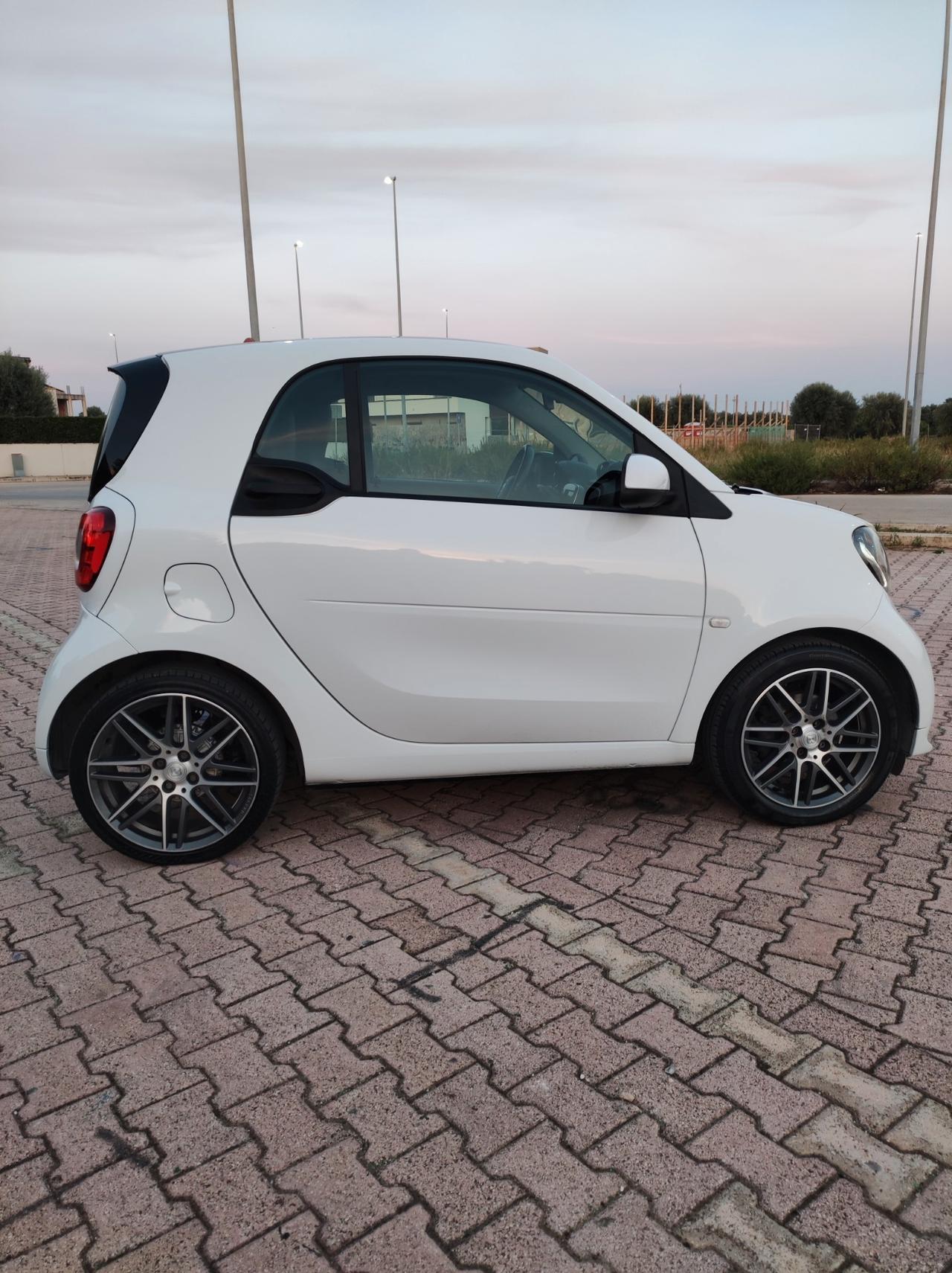 Smart ForTwo BRABUS 0.9 Turbo twinamic parisblue Xclusive