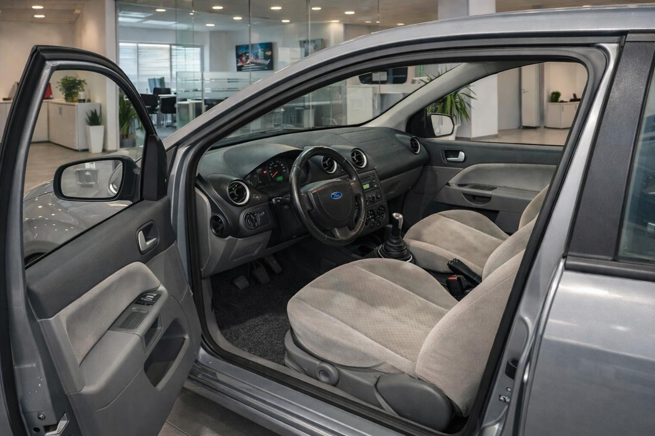 Ford Fiesta 1.4 16V 5p. Ghia EURO4 NEOPATENTATI ECCONOMICA