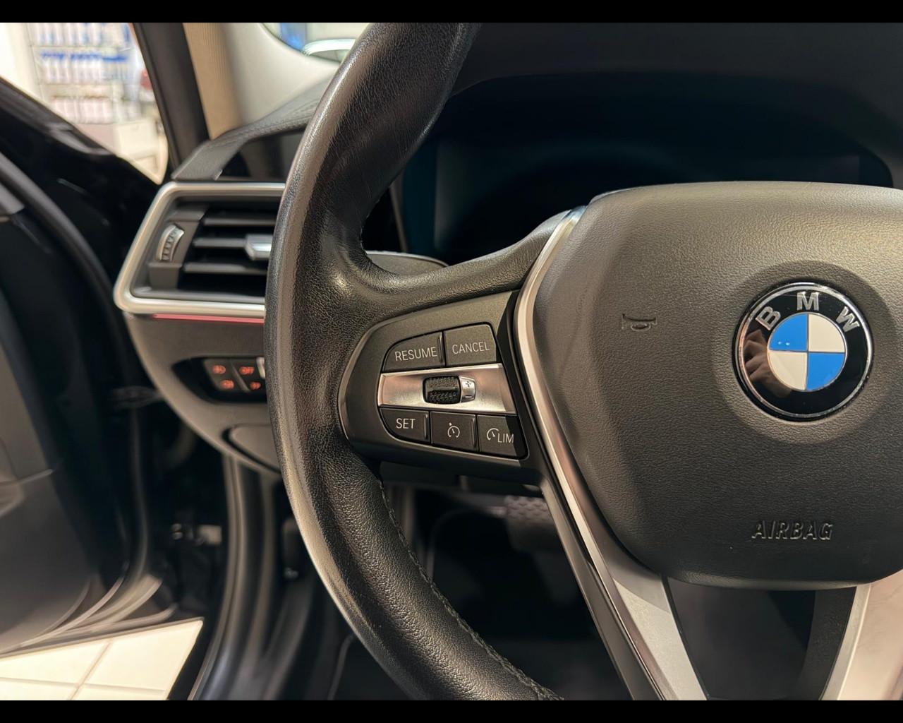 BMW Serie 3(G20/1-80/1) - 320d Luxury