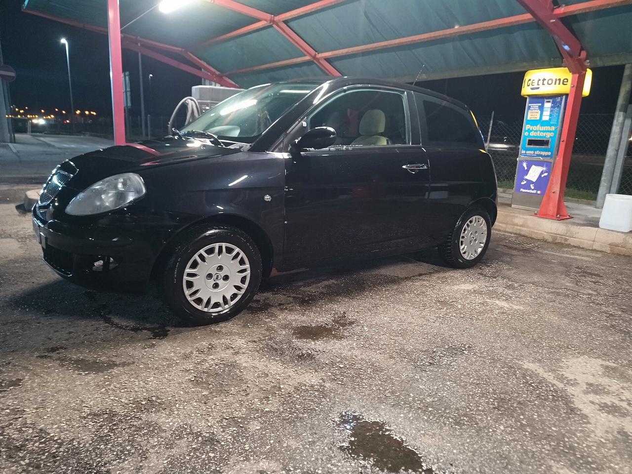 Lancia Ypsilon 1.2 69 CV Unyca