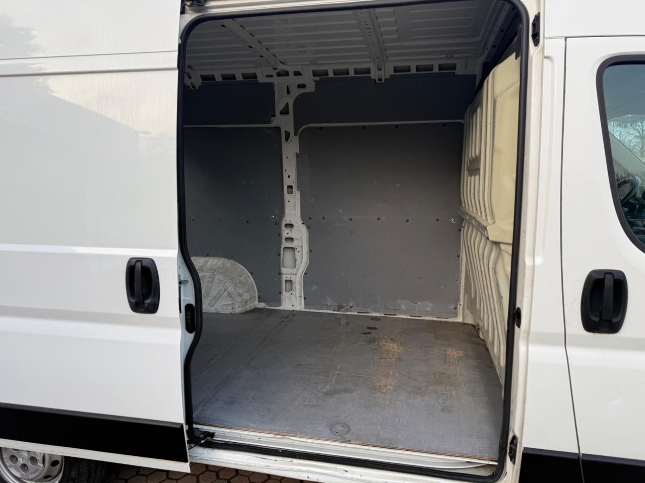 Peugeot Boxer 335 2.2 BlueHDi 140 S&S PC-TN Furgone