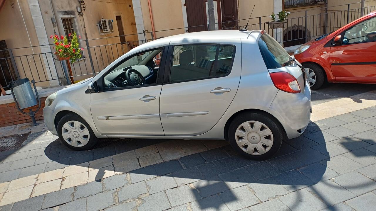 Renault Clio 1.2 16V 5 porte GPL Dynamique