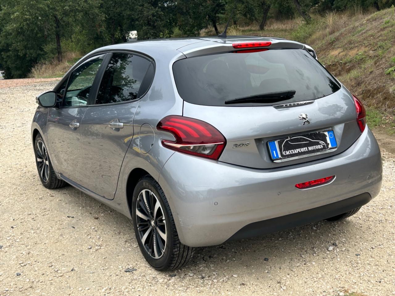 Peugeot 208 BlueHDi 100 S&S 5 porte Signature