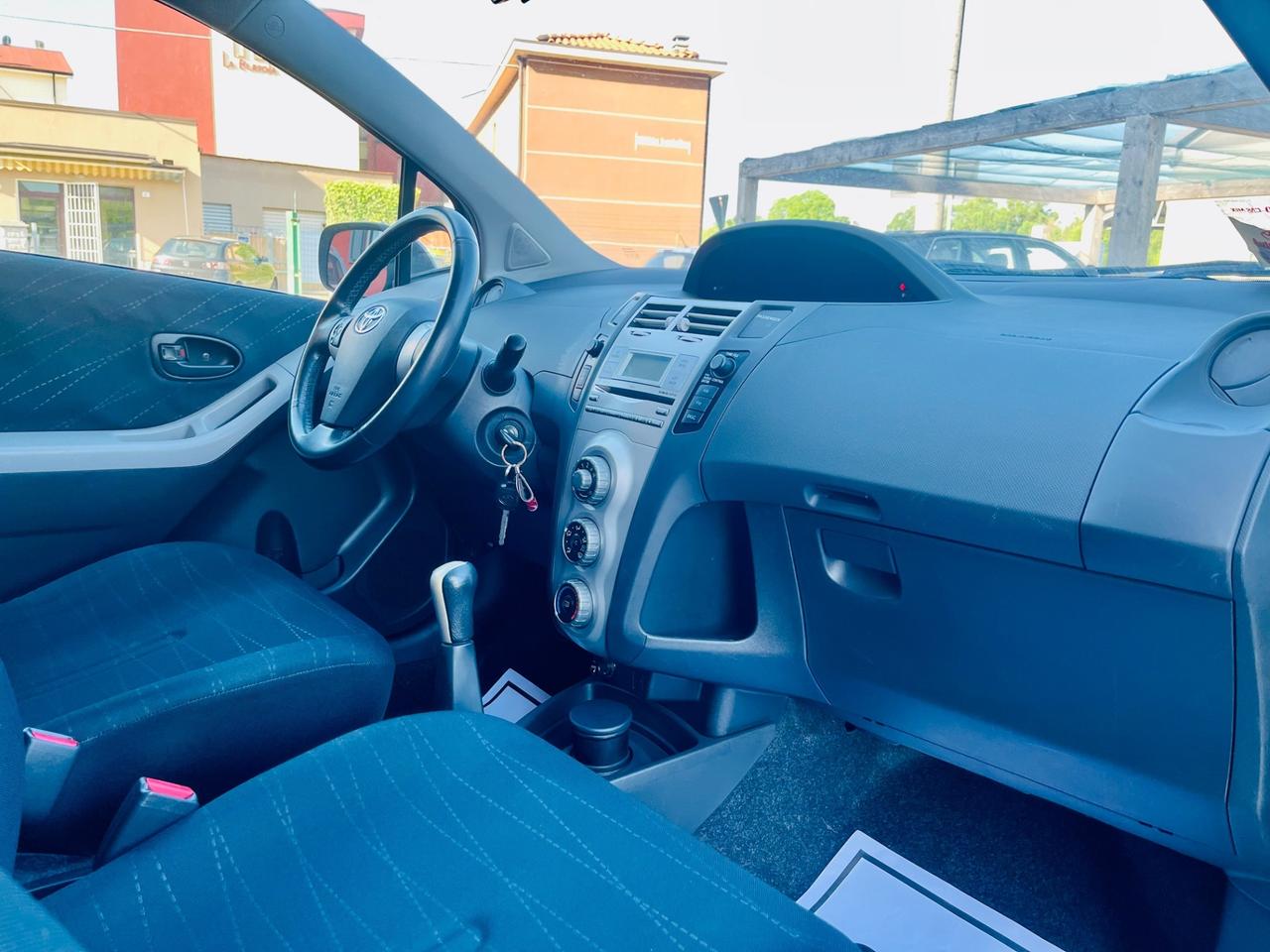 Toyota Yaris 1.0 5 porte